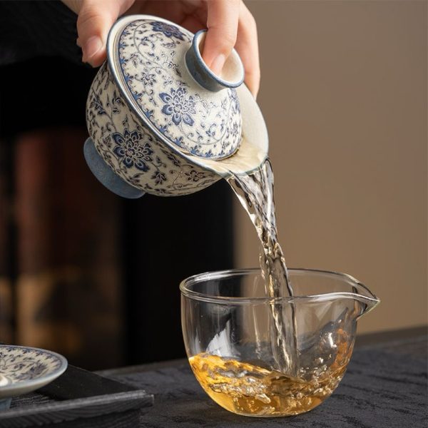 5189e61d3e3cb5da2868f9dd387362e8 Blue and flower twig lotus three talents cover bowl tea cup