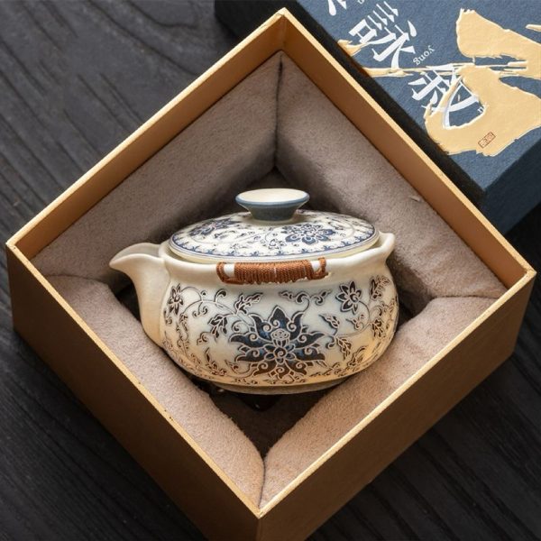 dca5b7b0ec57664f3731a9b291301991 Blue and flower tangled lotus hand-grabbing pot lid bowl tea cup (2 cups per pot)
